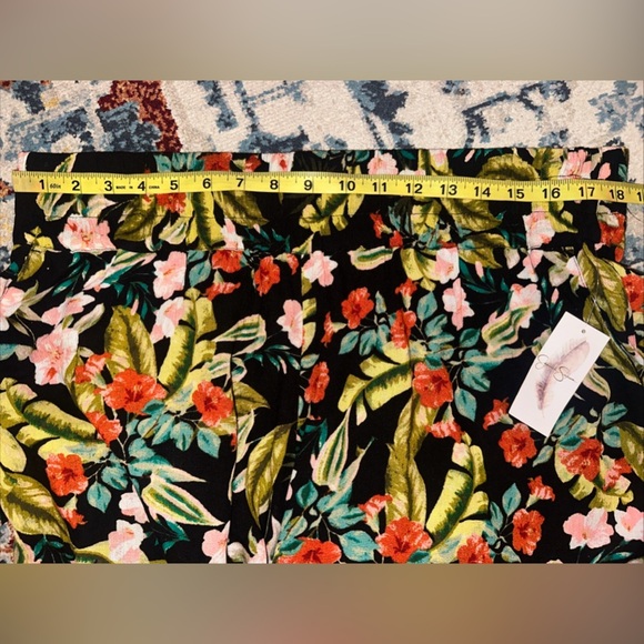 NEW Jessica Simpson Sz 2X 2Piece Set Crop Pants + V-Neck Top Island Wild Flower - Picture 4 of 15